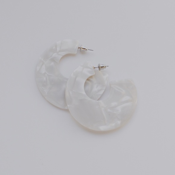 White Tortoise Statement Resin Earrings - Picture 3 of 5